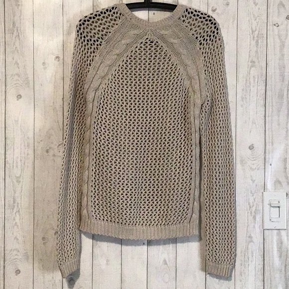 EUC Women’s M Beige Cable Knit Fisherman’s Sweater - Picture 2 of 4